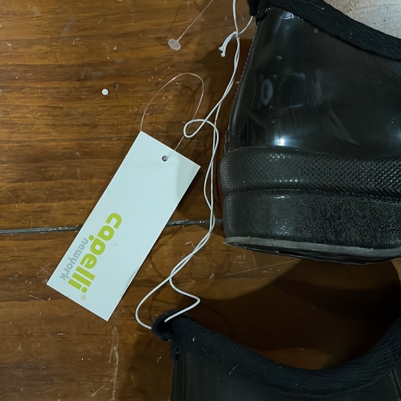 Capelli of New York black rubber ankle boots (sz 8) - Picture 4 of 15